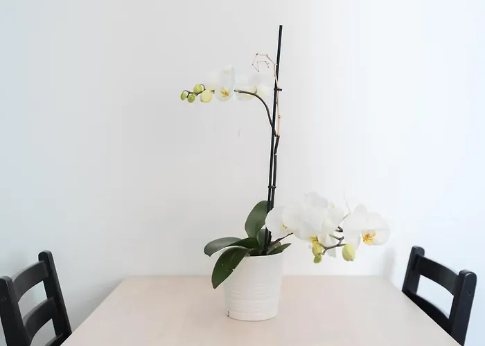 Parque Nacoes, Near Airport, Metro Station Apartment *
