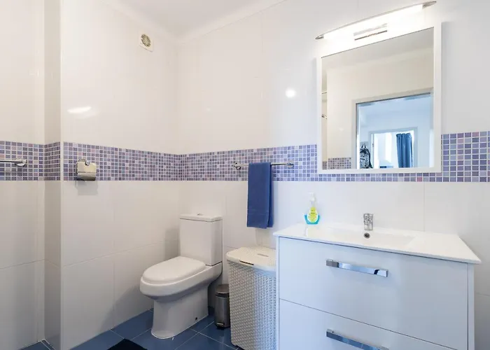 Parque Nacoes, Near Airport, Metro Station Apartment