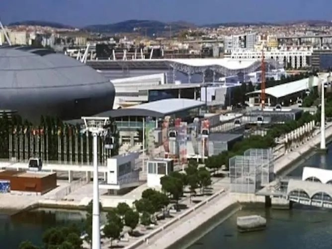 Parque Nacoes, Near Airport, Metro Station Apartment