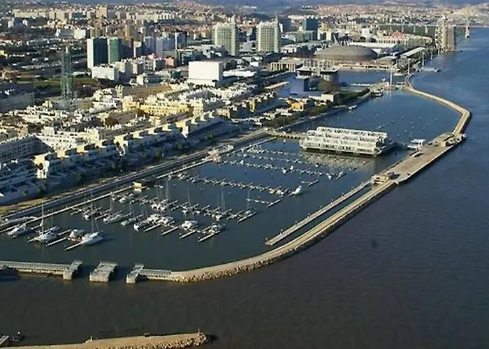 Parque Nacoes, Near Airport, Metro Station