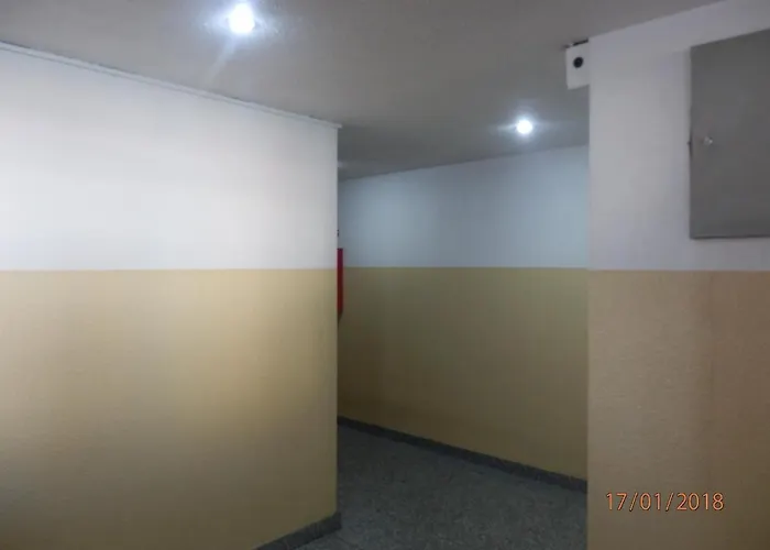 Parque Nacoes, Near Airport, Metro Station Apartment *